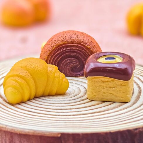 9pcs Artificial French Bread Set,Dollhouse Miniature Foods Tiny Figurines, Mini Resin Kitchen Decoration,Cute Stuff Accessories for Party,Cake,Fairy Garden Decorations in Kuwait