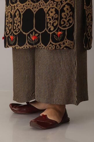 Women's Rayon Screen Print Straight 3/4 Sleeve Kurta Palazzo Set in Saudi Arabia