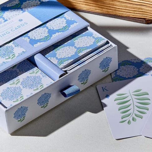بطاقات لعب Hydrangea ذات الطابقين من شركة Two's Company في صندوق هدايا تتضمن طريقتين ملونتين (تتضمن كل مجموعة 52 بطاقة و2 جوكر) - ورق in Kuwait
