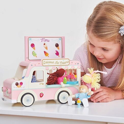 Le Toy Van - عربة تخييم خشبية للعطلات مع لوح ركوب الأمواج قابل للفصل | مناسبة لعمر 3 سنوات فما فوق in Saudi Arabia