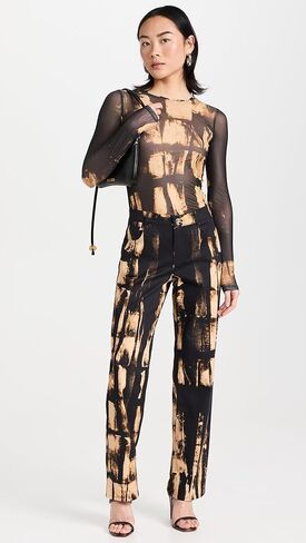 تي شيرت نسائي طويل الأكمام من Miao in Kuwait