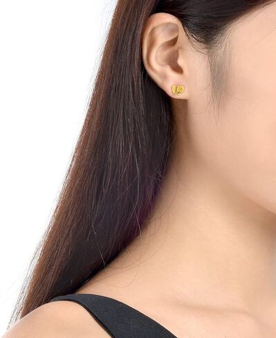 أقراط CHOW SANG SANG 999.9 24K من الذهب الصلب على شكل قلب للنساء 68709E in Kuwait