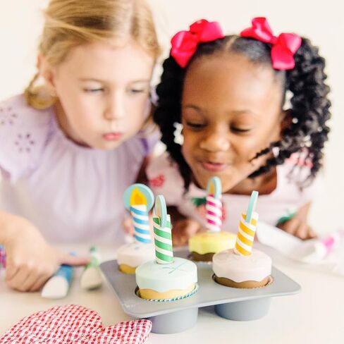 مجموعة الكعك والديكور من ميليسا آند دوج (لعبة تمثيلية، مجموعة طعام خشبية ملونة، 22 قطعة، ارتفاع 33.02 سم × عرض 26.416 سم × طول 7.62 سم) in Saudi Arabia
