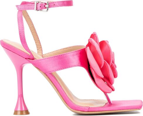 NY & C - New York & Company Peony نسائي بكعب ساتان كاجوال، صنادل، مقدمة مربعة، مطاط، نعل خارجي in Kuwait