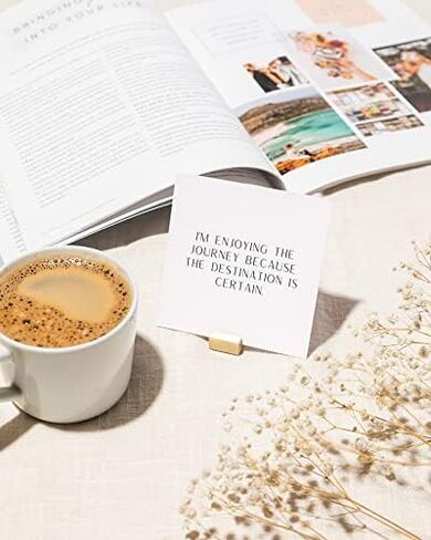 بطاقات التأكيد الإيجابية للنساء - 31 اقتباسًا ملهمًا وتمكينيًا يوميًا فريدًا من نوعه لحب الذات والثقة - بطاقات تحفيزية بأسئلة مثيرة للتفكير - بطاقات مظاهر - أبيض in Kuwait