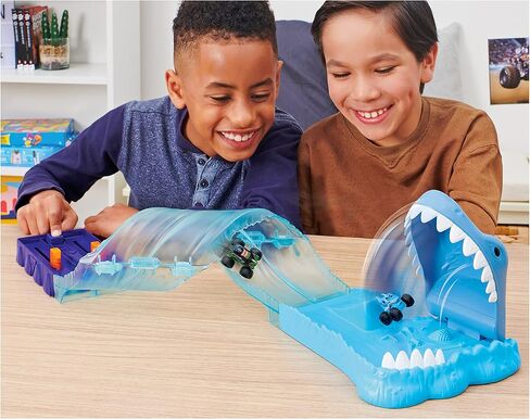 مجموعة لعب وتخزين مونستر جام ميني فري ستايل فليب أرينا مع شاحنتين مونستر جام صغيرتين، ألعاب أطفال للأولاد والبنات من سن 3 سنوات فما فوق in Kuwait