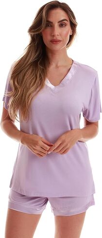 #followme طقم بيجامة مع ياقة مشقوقة in Kuwait