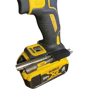 Magnetic 1/4" Drill Bit Holder for Dewalt 12V/20V.