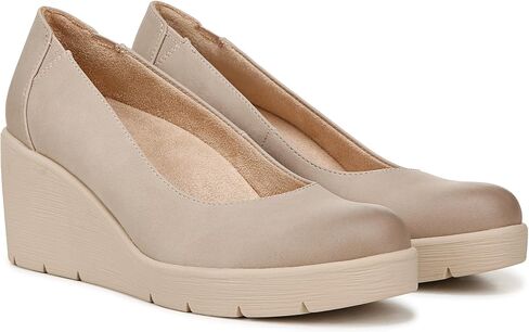 Naturalizer women's Classic Pump in Saudi Arabia