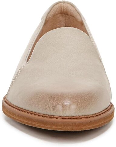 Naturalizer women's Classic Loafer in Kuwait