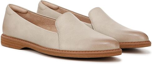 Naturalizer women's Classic Loafer in Kuwait