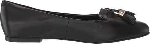 Trotters Women's Flats in Saudi Arabia