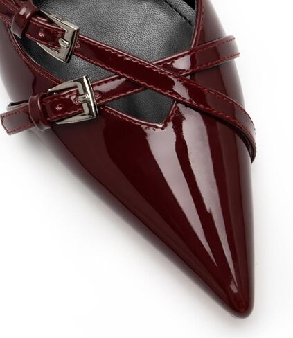 كعب قطة للنساء بكعب مدبب وكعب خلفي مغلق عند الأصابع وكعب منخفض فستان الزفاف مع إبزيم in Kuwait