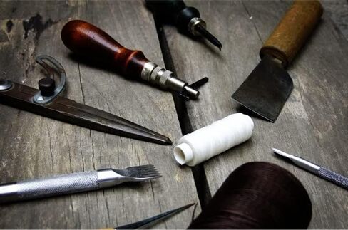 محفظة جلد حصان مجنون حقيقية ذات طيات - حامل بطاقات رفيع رفيع سعة إضافية مع 6 فتحات بطاقات، محفظة للرجال هدية عيد ميلاد - بني عتيق in Kuwait