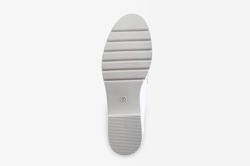 حذاء Fern Loafer النسائي من Kenneth Cole REACTION in Kuwait