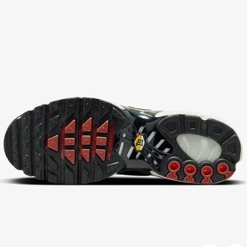 Nike AIR MAX Plus, Cargo Khak/Blk-Phantom. 10.5 US, FB9722 300 in Saudi Arabia