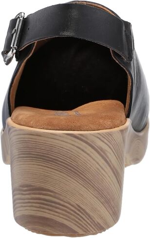 SoftWalk Women's Fairbanks Clog in Saudi Arabia