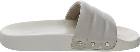 Dr. Scholl's Pisces Chill in Saudi Arabia