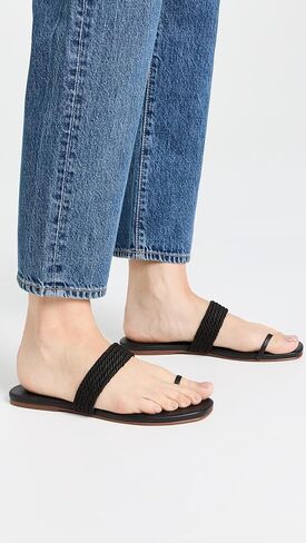 صنادل بانديراس بحلقة أصابع القدم للسيدات من KAANAS in Kuwait