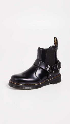 أحذية Dr. Martens النسائية Wincox Chelsea in Saudi Arabia