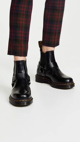أحذية Dr. Martens النسائية Wincox Chelsea in Saudi Arabia