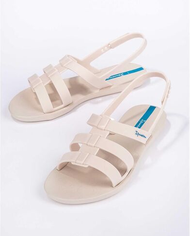 صنادل نسائية من Ipanema Style - صنادل مسطحة مع حزام خلفي قابل للتعديل، صنادل بأشرطة للنساء، صنادل PVC للنساء، أحذية مقاومة للماء، سهلة التنظيف in Kuwait