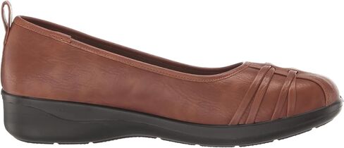 Easy Street women's Haley Sneaker in Saudi Arabia