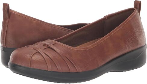 Easy Street women's Haley Sneaker in Saudi Arabia