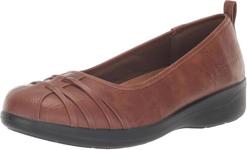 Easy Street women's Haley Sneaker in Saudi Arabia