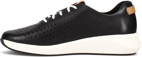 حذاء رياضي نسائي من Clarks، Un Rio Tie in Saudi Arabia
