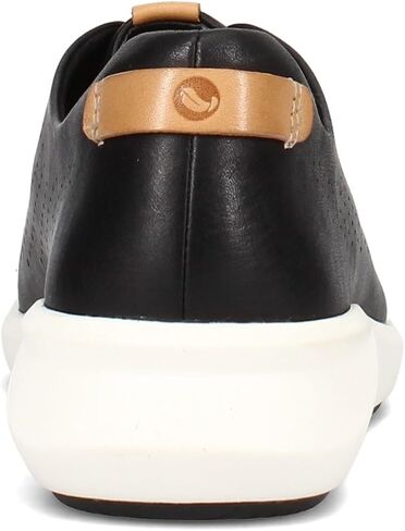 حذاء رياضي نسائي من Clarks، Un Rio Tie in Saudi Arabia