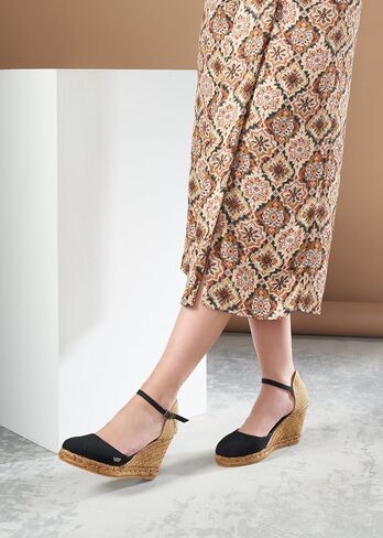 صنادل نسائية من Viscata Satuna Espadrille Canvas Wedges Spain مصنوعة يدويًا بكعب 3 ½ بوصة مع قماش من القطن العضوي المسامي ونعل أوسط من الجوت الطبيعي بنسبة 100% لجميع المناسبات: كاجوال، عمل، حفلة in Kuwait