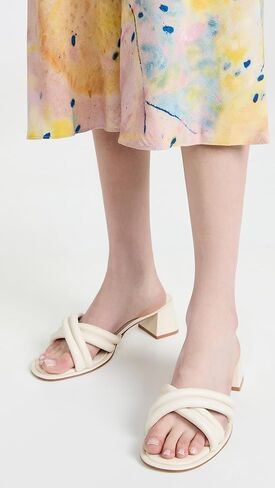 صنادل Laguna للسيدات من Larroude in Kuwait