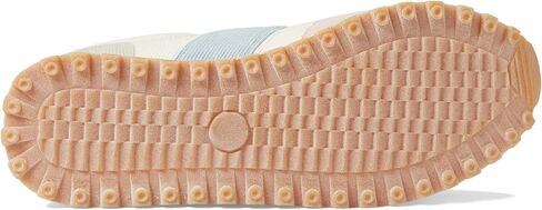 Dirty Laundry Women's Desert Dog Sneaker in Kuwait