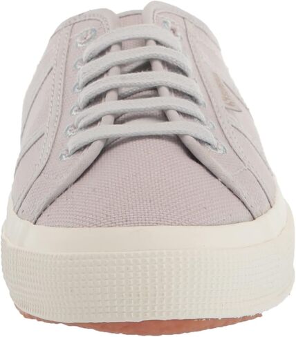 حذاء رياضي نسائي من Superga 2402 من القماش العضوي ذو صبغة طبيعية in Kuwait