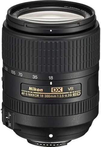 حزمة عدسة Nikon AF-S DX NIKKOR مقاس 18-300 مم f/3.5-6.3G ED VR (2216) مع حافظة عدسة مبطنة + طقم مرشح ماكرو + فلاتر عدسات UV وCPL وFL + غطاء توليب + حافظة غطاء العدسة + مجموعة تنظيف in Saudi Arabia