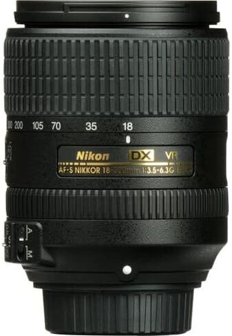 حزمة عدسة Nikon AF-S DX NIKKOR مقاس 18-300 مم f/3.5-6.3G ED VR (2216) مع حافظة عدسة مبطنة + طقم مرشح ماكرو + فلاتر عدسات UV وCPL وFL + غطاء توليب + حافظة غطاء العدسة + مجموعة تنظيف in Saudi Arabia