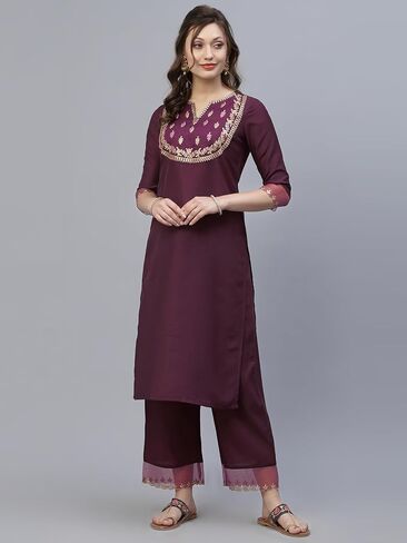 مجموعة كورتا بلازو مستقيمة مطرزة بالشينون للسيدات من SIRIL مع وشاح in Kuwait