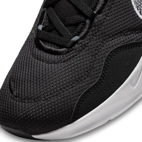 Nike Men's Sneaker, 9 US in Saudi Arabia
