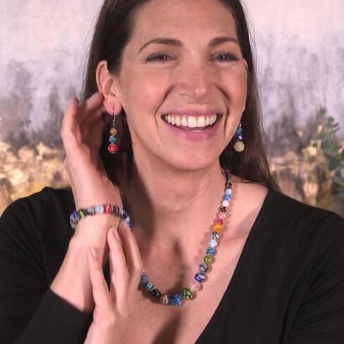 شوب ال سي دليفرنج جوي طقم مجوهرات متعدد الالوان للنساء من الخرز الزجاجي وقلادة وسوار قابل للتمدد واقراط من الستانلس ستيل مقاس 20 انش، هدايا عيد الميلاد، 20، معدن، زجاج مورانو, معدن, زجاج مورانو in Kuwait