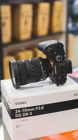عدسة سيجما 24-70 مم f/2.8 DG DN II Art لـ Sony E Mount مع ملحقات Pixel المتقدمة وحزمة السفر | 57A965 | ضمان سيجما ممتد لمدة 3 سنوات |Sigma 24-70mm f/2.8 DG DN II Art in Kuwait