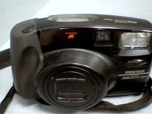 Pentax Zoom 105 R/Super 35mm P&S Film Camera W/ Zoom Lens 38-105mm, Built-in Flash And Auto Focus (Renewed) in Saudi Arabia
