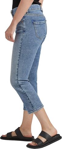 Jag Jeans Women's Maya Mid Rise Capri in Kuwait