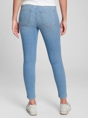 GAP Women's Mid-Rise Favorite Jegging Pant in Saudi Arabia