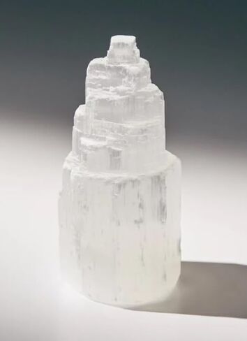 مجموعة مينيراليست، برج كريستال سيلينيت، بلورات شفاء طبيعية ومهدئة - ديكور أصلي أصلي، أحجار كريمة للروحانية، الريكي، اليوغا، التأمل، شقرا، قطعة واحدة 8 بوصة in Kuwait