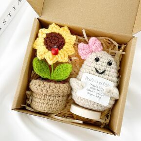 هدية إيجابية للبطاطس وعباد الشمس، هدايا إيجابية للنساء، هدايا لها، دعم عاطفي لبطاطس كروشيه بوعاء عباد الشمس، هدايا عيد ميلاد مضحكة لأفضل صديق in Kuwait