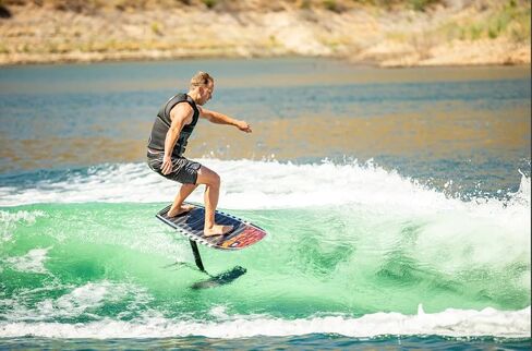تطلق Liquid Force 2024 لوحة الرقائق المعدنية وتطلق حزمة 120 مجموعة من رقائق الرقائق المعدنية in Saudi Arabia