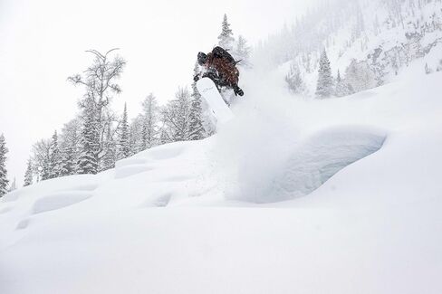 GNU Hyper Mens Snowboard in Saudi Arabia