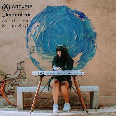 حزمة لوحة مفاتيح Arturia Astrolab Avant-Garde 61-Note شبه المرجحة للمسرح (أبيض) مع حامل Knox Gear، ومقعد Knox Gear (أسود)، وسماعات رأس Knox Gear، ودواسة (أسود) وكابل جيتار (عبوتان) (7 قطع) in Kuwait