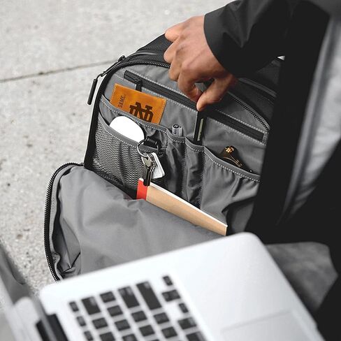 محفظة NCAA Notre Dame Fightin' Irish للرجال ثلاثية الطي باللون البني - شعار الفريق الفاخر 10 جيوب منقوش بالليزر على جلد نباتي - تصميم بسيط، نافذة لبطاقة الهوية، حامل بطاقة الائتمان - هدية مثالية للرجال in Kuwait